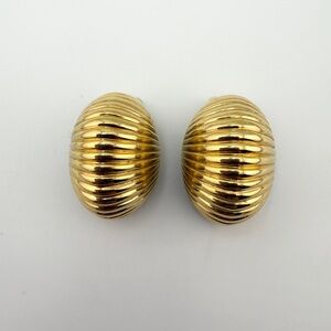 Vintage 1968 Henkel & Grosse Gold Plated Shrimp Style Clip On Earrings Germany